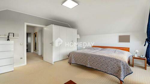 1. OG Schlafzimmer 2 - 