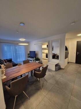 10_Will_W5_Wohnzimmer_Esszimmer_Eingangsbereich.jp - 