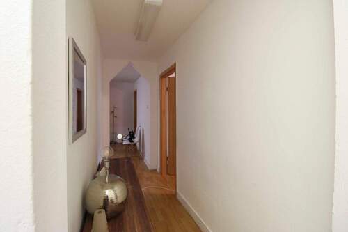 Flur 2 OG links Hinterhaus - 