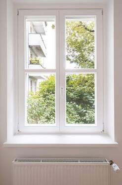 Blick aus der Küche in den Innenhof - 