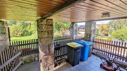 überdachte Terrasse - 5 Zimmer Doppelhaushälfte in Hildburghausen