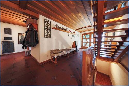 Eingangsbereich mit Treppe - 