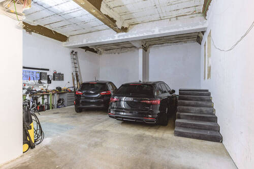 Garage - 