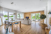 Wohnraum mit Esstisch - 
