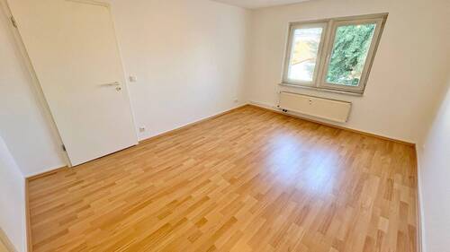 Schlafzimmer Ansicht 2 - 