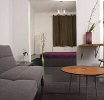 Möbliertes Apartment mit Balkon auf St.Pauli Warmmiete € 950,00 Euro in Monat nur an weibliche Personen 01.10.2025 frei - Hamburg St. Pauli