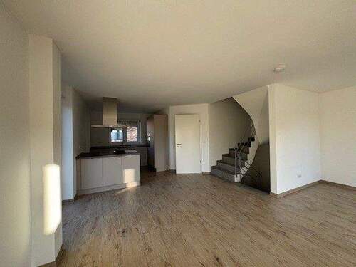 Wohn- Essbereich mit Küche - 