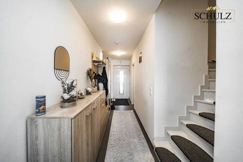 Flur EG - 4 Zimmer Doppelhaushälfte in Garrel