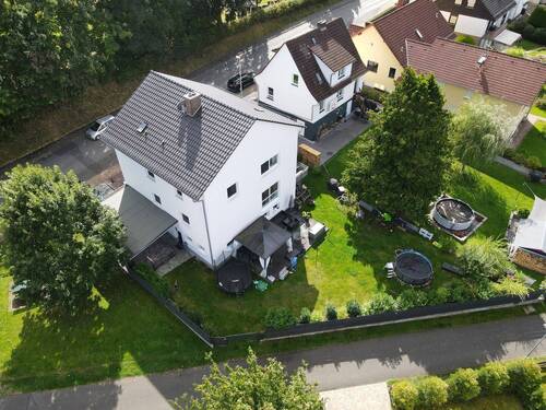 Hausrückseite - Natur genießen, Stadtnähe sichern - Ihr Traumhaus in Nieste