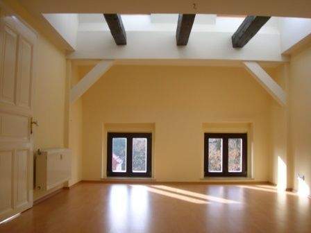 Helles Dachgeschosszimmer - moderne 3- RWE mit Balkon im Dachgeschoss Südstadt !