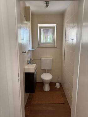 WC - Etagenwohnung mit 122,00 m&sup2; in Berg zur Miete