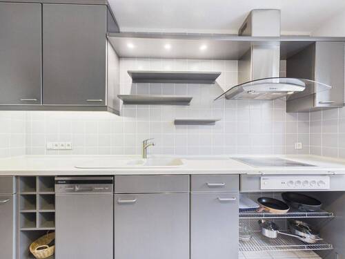 Voll ausgestattete Einbauküche - 