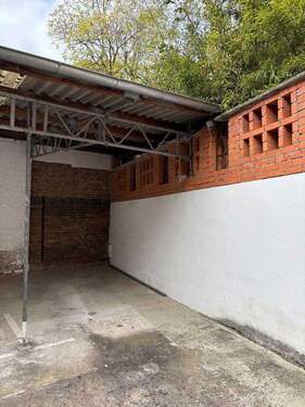 Stellplatz/Carport - Überdachter Stellplatz (Carport) auch für Wohnmobil geeignet, Nordendstrasse
