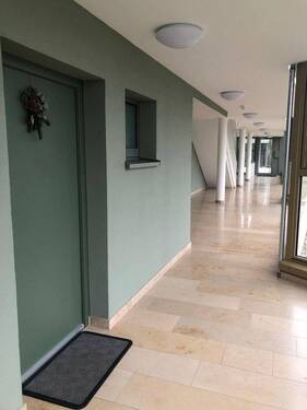 Hauseingang - 2 Zimmer Etagenwohnung zum Kaufen in Augsburg