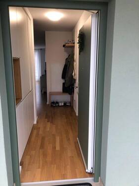 Eingangstüre und Diele - 2 Zimmer Etagenwohnung in Augsburg