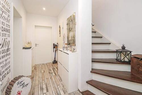 Flur EG - Einfamilienhaus mit 104,00 m&sup2; in Stendal zum Kaufen