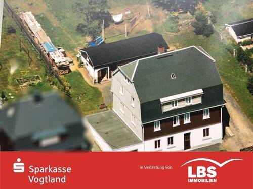 Hausansicht von oben - Haus mit super Ausblick in guter Lage sucht Anschluss!