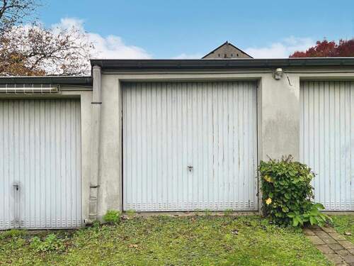 Garage - optional erwerbbar - 2 Zimmer Etagenwohnung in Oberhausen