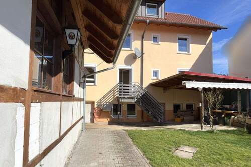 Gartenansicht - 8 Zimmer Mehrfamilienhaus, Wohnhaus zum Kaufen in Leutenbach