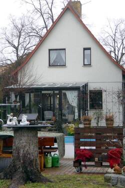 Rückseite Haus mit Wintergarten.JPG - 3 Zimmer Einfamilienhaus zum Kaufen in Brandenburg/Mahlow