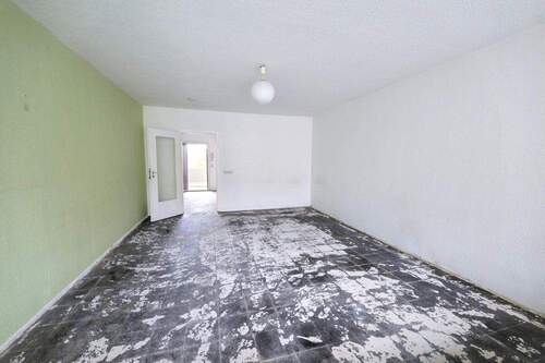 Wohn- u. Schlafzimmer - 