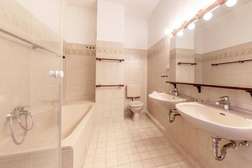 Vollbad im Obergeschoss - 