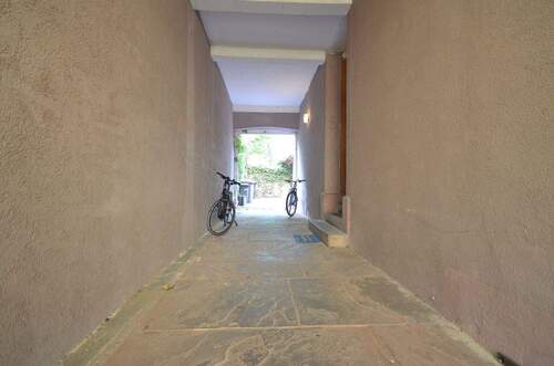 Einfahrt.JPG - 3 Zimmer Etagenwohnung in Karlsruhe