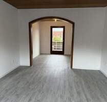 Großzügiges, frisch renoviertes Zweifamilienhaus mit Garten - Plankstadt