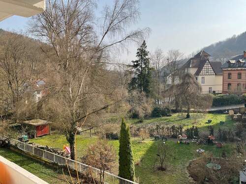 Ausblick - Ansprechende, helle Wohnung direkt in Schlangenbad