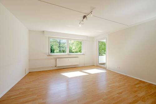 Wohnzimmer - Etagenwohnung mit 80,00 m&sup2; in Stuttgart zum Kaufen