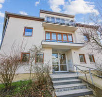 Neustadt (Sa): Barrierefreie Büro-Praxis-Studiofläche zum Verkauf - 120m2, 7 Zi. & 4 Stellplätze!