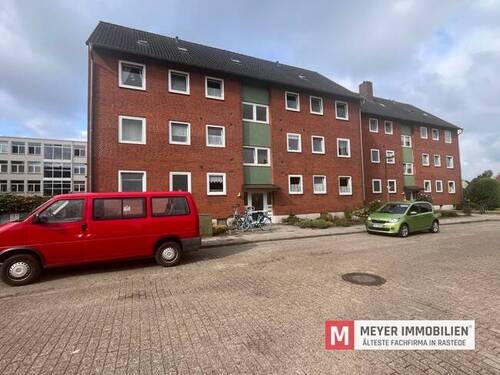Objektansicht - Bezugsfreie 3 ZKBB OG-Wohnung mit Kellerraum in Varel (Objekt-Nr.: 6430)