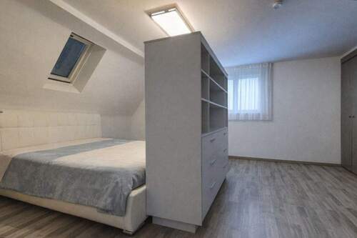 Zimmer 1 Dachgeschoss - 