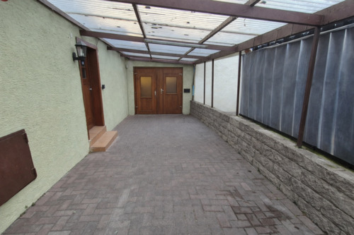 Hofeinfahrt - Einfamilienhaus mit 123,30 m&sup2; in Stuttgart zum Kaufen