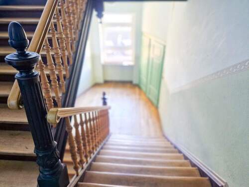 Treppenhaus - 2 Zimmer Etagenwohnung zum Kaufen in Leipzig