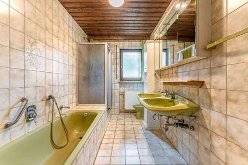 Badezimmer (EG) - Einfamilienhaus mit 158,20 m² in Hohenwarth zum Kaufen