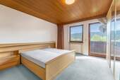 Schlafzimmer (UG) - 