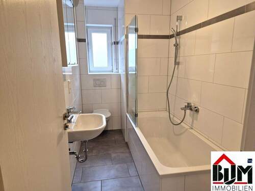 Bad - 3 Zimmer Etagenwohnung in Nürnberg