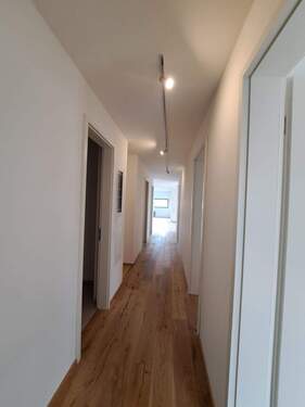 Flur - 4 Zimmer Etagenwohnung zur Miete in Leipzig