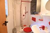 Gäste WC mit Dusche - 