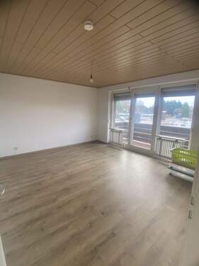 Zimmer 2 mit Balkon-1.jpg - 