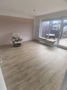 Wohnzimmer mit Terrasse-1.jpg - 