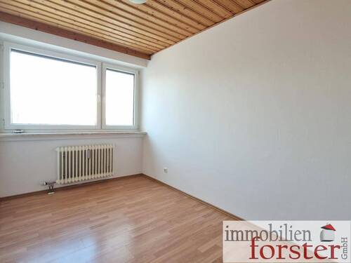Schlafzimmer 2 - 5 Zimmer Etagenwohnung in Weilheim