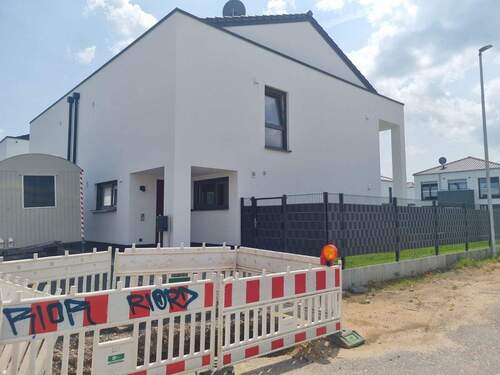 Bild 2 - 4 Zimmer Doppelhaushälfte zum Kaufen in Nörvenich