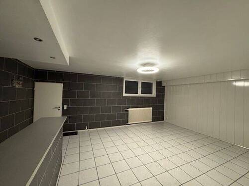 Hobbyraum Büro Kellerbar - 5 Zimmer Reihenendhaus in Dortmund