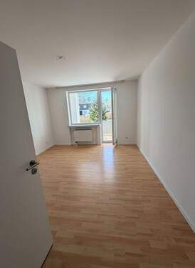 Zimmer 2 - 3 Zimmer Etagenwohnung zur Miete in Bielefeld