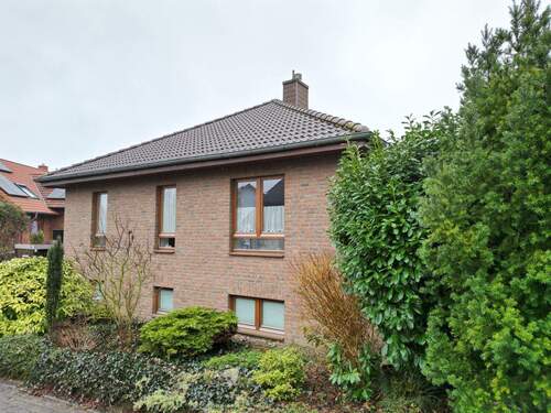 Strassenansicht - 2 Zimmer Bungalow zum Kaufen in Bad Nenndorf