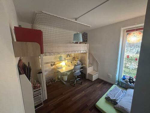 1. Kinderzimmer - 4 Zimmer Etagenwohnung zum Kaufen in Hamburg