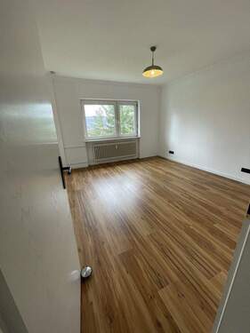 Schlafzimmer - 4 Zimmer Etagenwohnung zum Kaufen in Niedernhausen