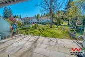 Blick auf die Terrasse und den Garten - 